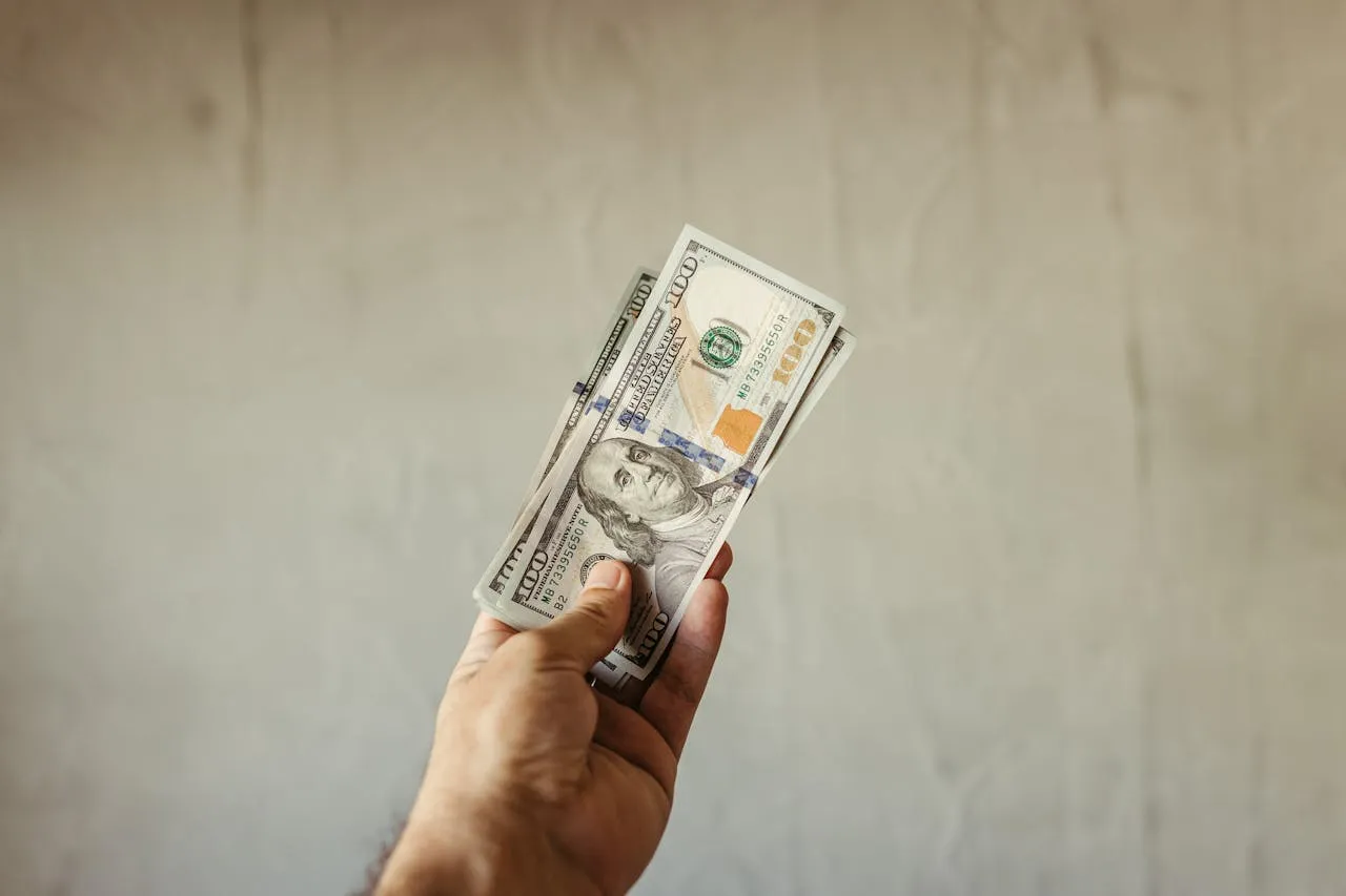 BFS Prices Debt Offering $750M Senior Notes Maturing 2035