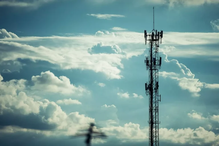 StratCap REIT Sells Cell Towers to Shift Focus to Data Centers