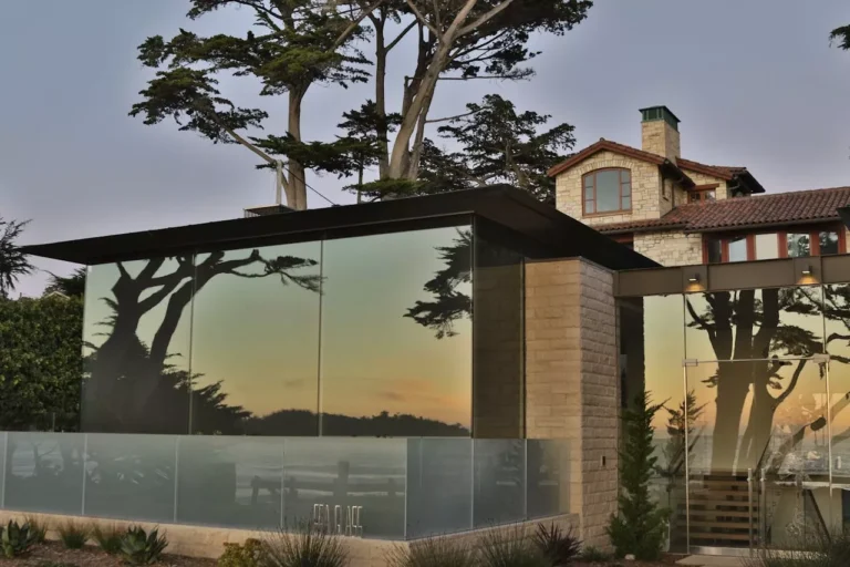Oldcastle BuildingEnvelope Streamlines Services for Houston Glaziers