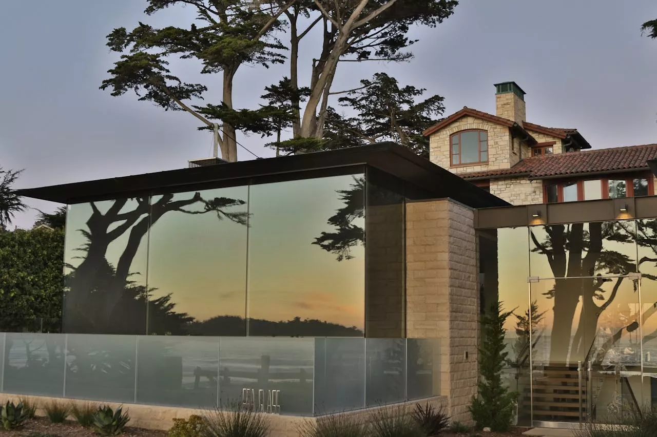 Oldcastle BuildingEnvelope Streamlines Services for Houston Glaziers