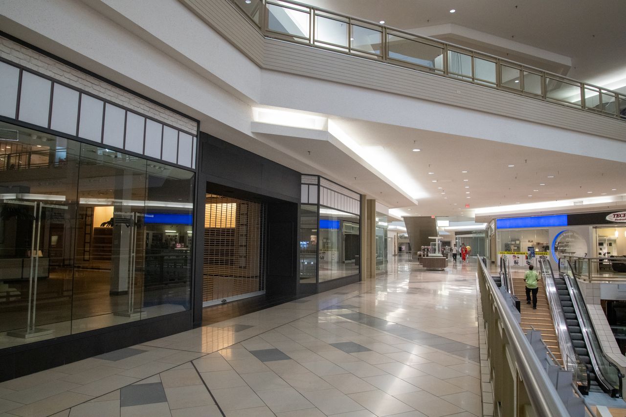 Floor & Decor Opens New Store in Schererville, Indiana