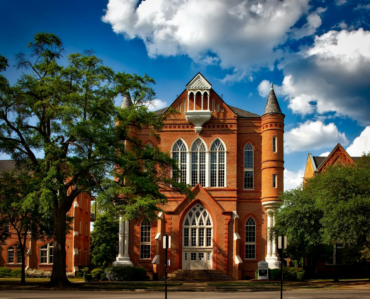 Roy Anderson Corp Wins $114M University of Mississippi Jones Hall Project