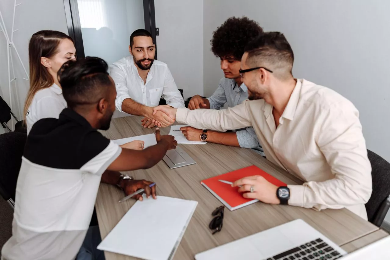 Apogee Enterprises to Acquire GroGlass in Strategic Deal